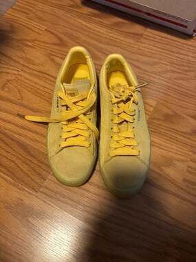 PUMA x Haribo Suede Classic 'Mimosa' Gummy Bear kids 4C Sneakers shoes yellow